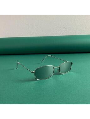 Y2k 90s 2000s vintage unique slim style silver mirror lense sunglasses. Silver